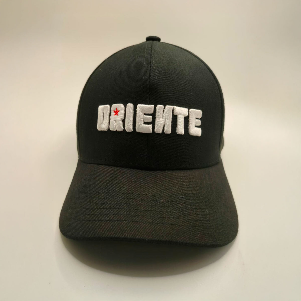 Boné Preto | Oriente